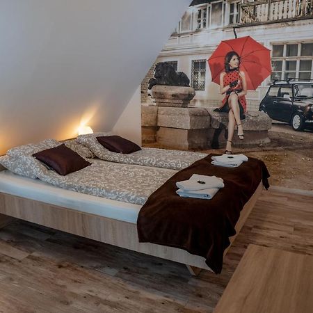 Bed and Breakfast F57 - Franko Csaladi Panzio Балатонлелле Экстерьер фото