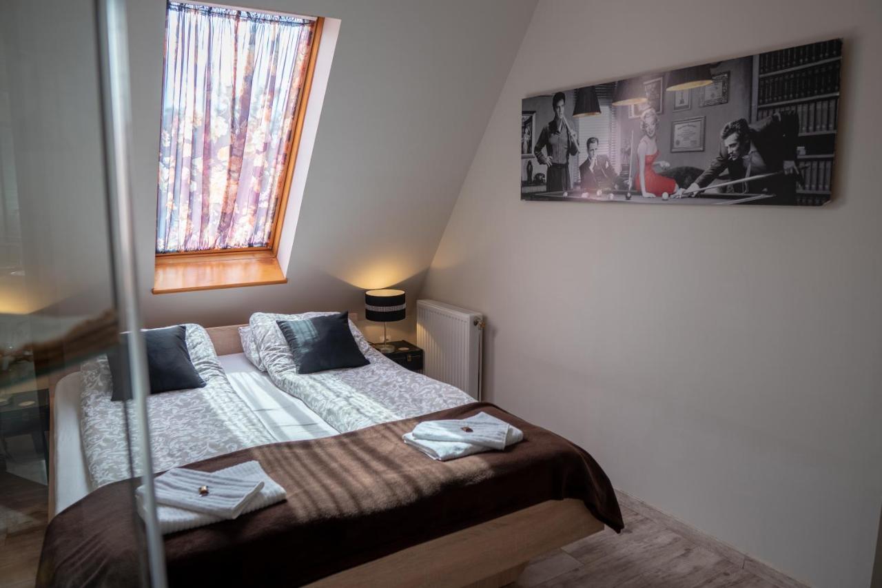 Bed and Breakfast F57 - Franko Csaladi Panzio Балатонлелле Экстерьер фото